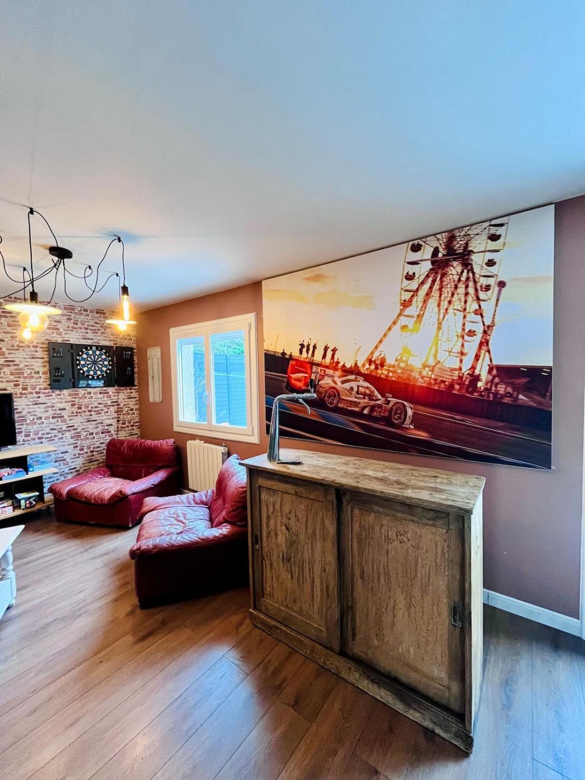 Вилла Man Cave Ле-Ман Экстерьер фото